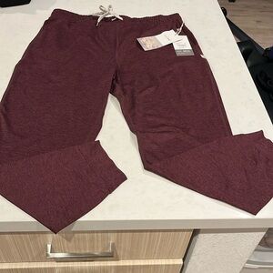 NWT vuori dreamknit joggers women’s large